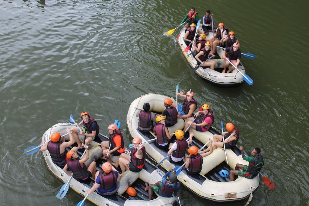 ホテル Rafters Retreat キトゥルガラ エクステリア 写真